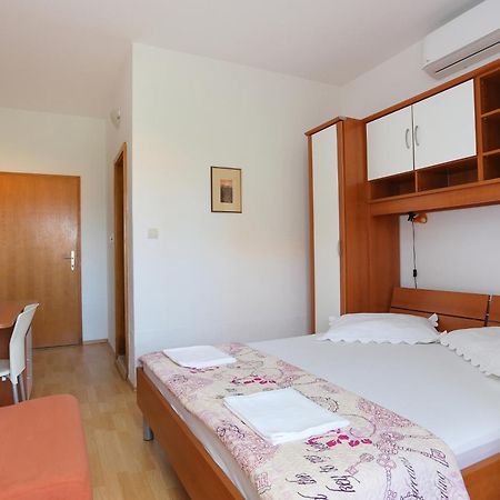 Apartments By The Sea Zivogosce - Blato, Makarska - 1057 Blato  Chambre photo