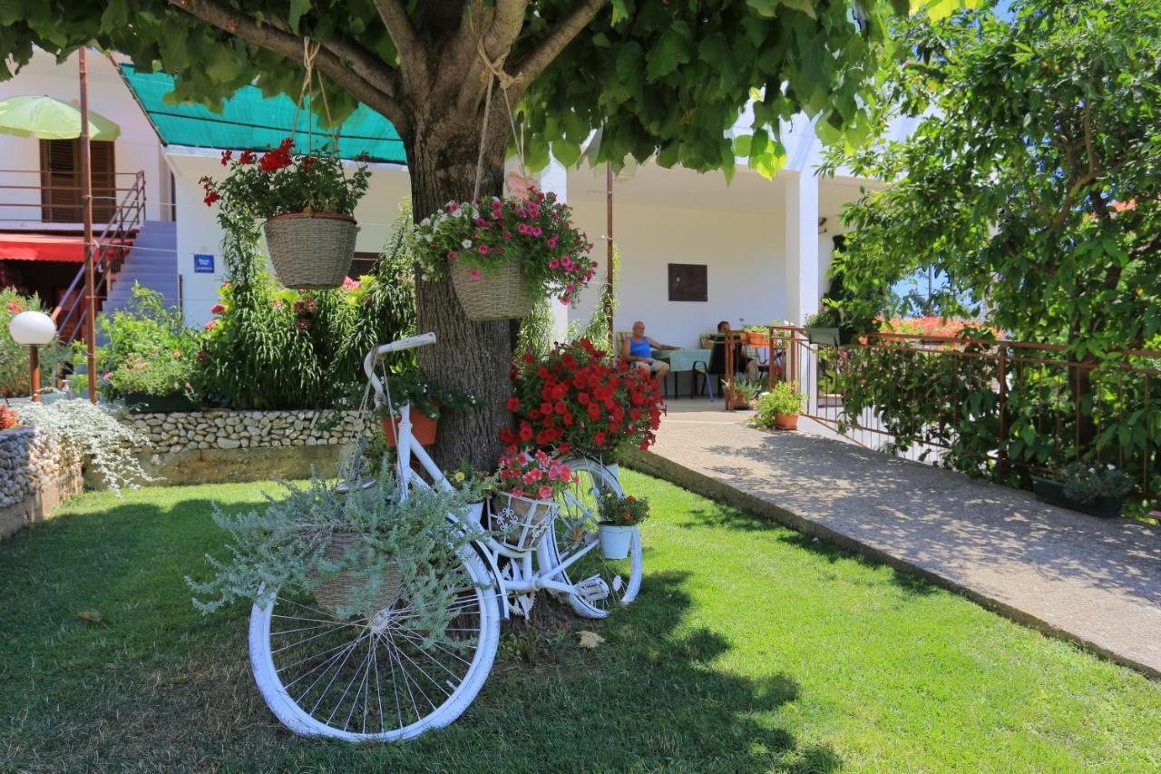 Apartments By The Sea Zivogosce - Blato, Makarska - 1057 Blato  Extérieur photo