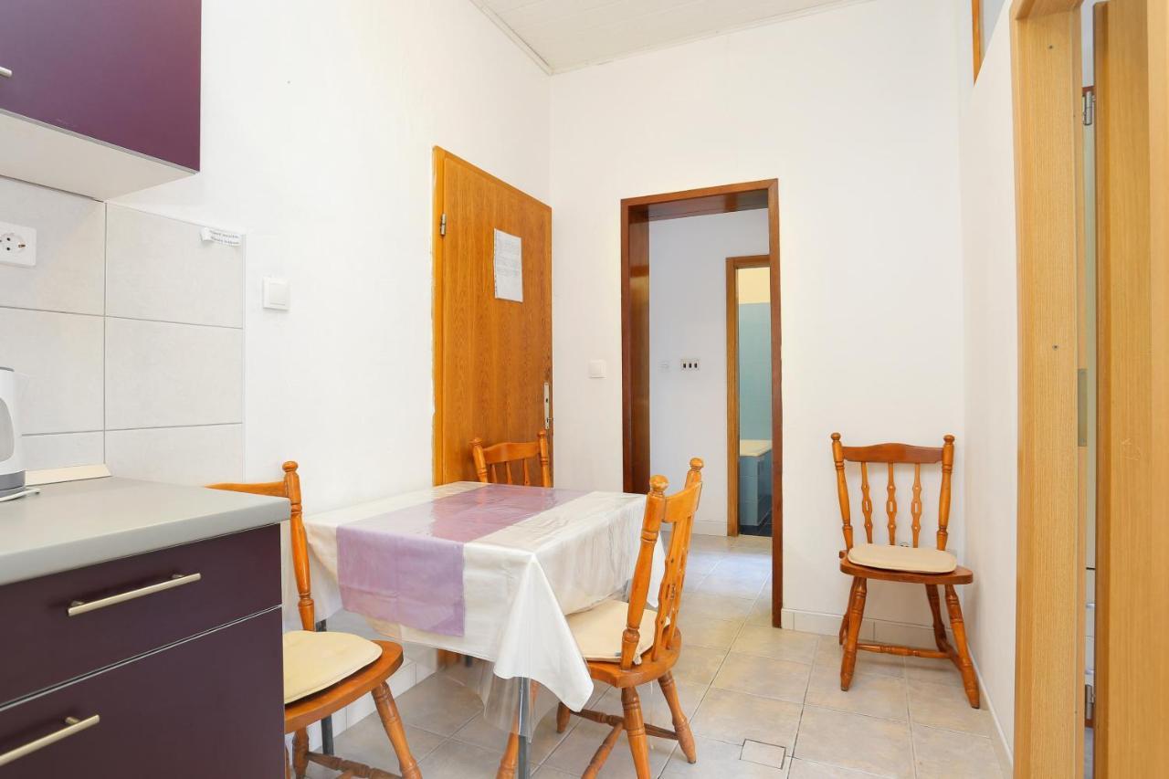 Apartments By The Sea Zivogosce - Blato, Makarska - 1057 Blato  Extérieur photo