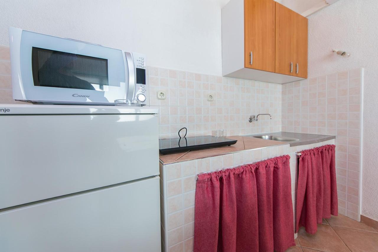 Apartments By The Sea Zivogosce - Blato, Makarska - 1057 Blato  Extérieur photo