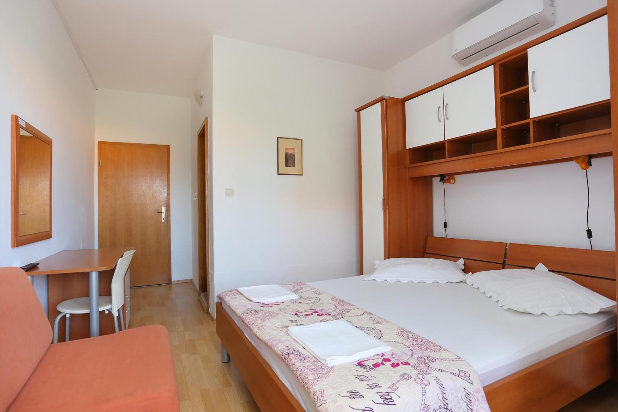 Apartments By The Sea Zivogosce - Blato, Makarska - 1057 Blato  Chambre photo