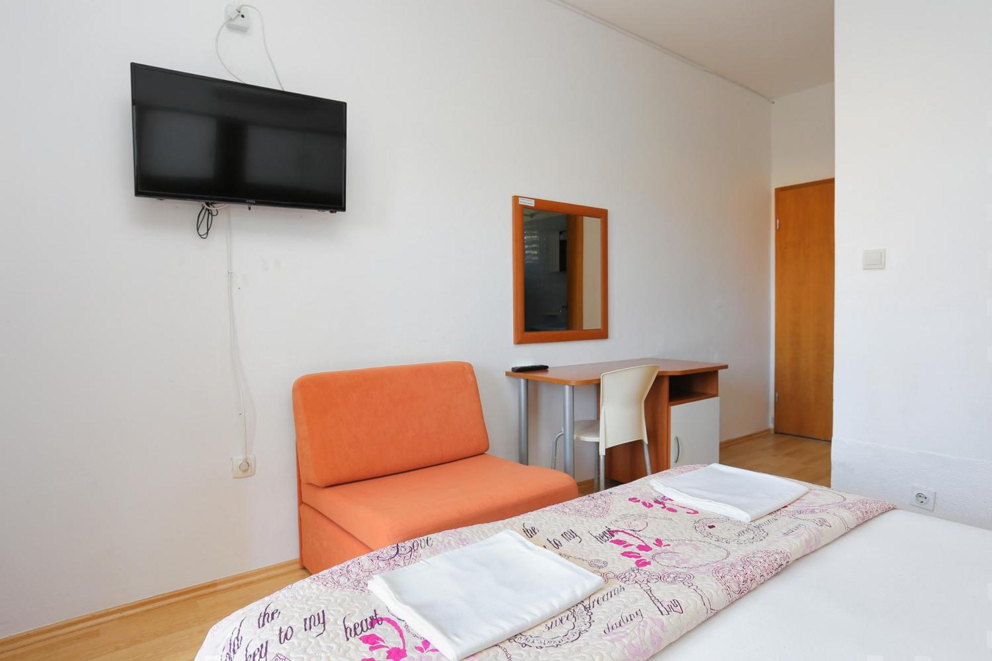 Apartments By The Sea Zivogosce - Blato, Makarska - 1057 Blato  Chambre photo