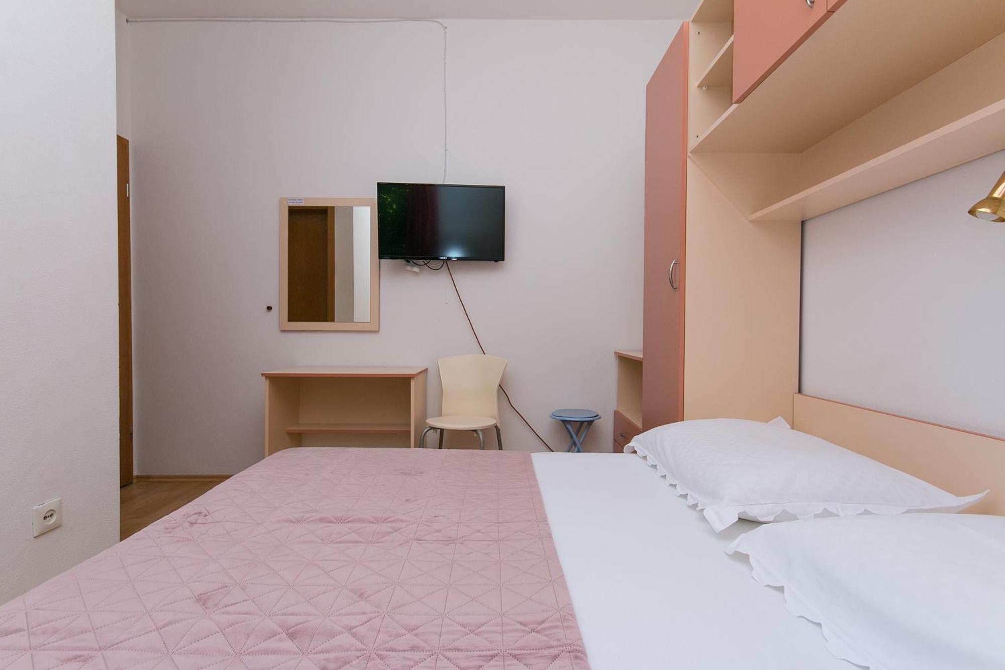 Apartments By The Sea Zivogosce - Blato, Makarska - 1057 Blato  Chambre photo
